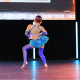 BORN TO ENTERTAIN (1)